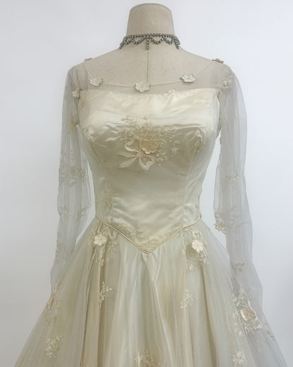 1950s 'The Bow Bridge Bouquet' Wedding Dress