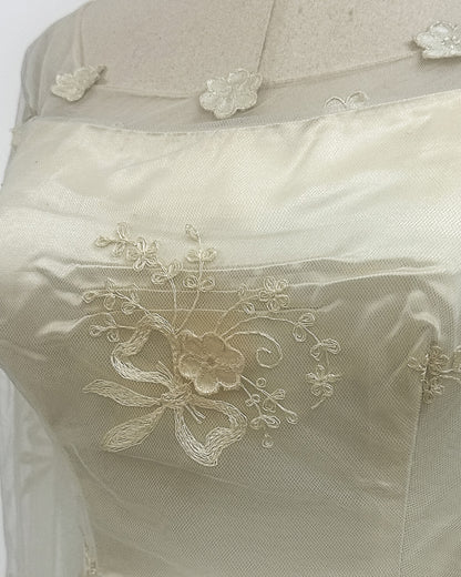 1950s 'The Bow Bridge Bouquet' Wedding Dress