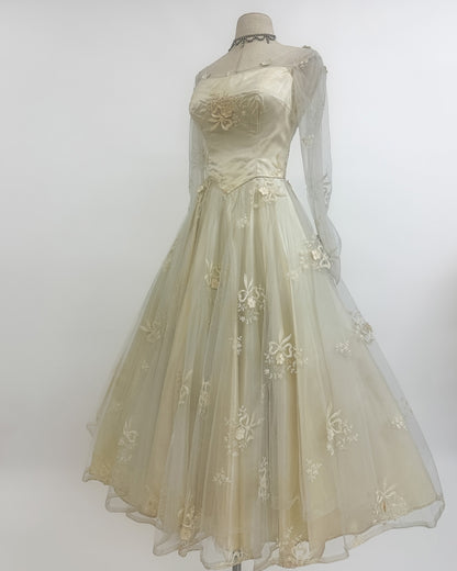 1950s 'The Bow Bridge Bouquet' Wedding Dress