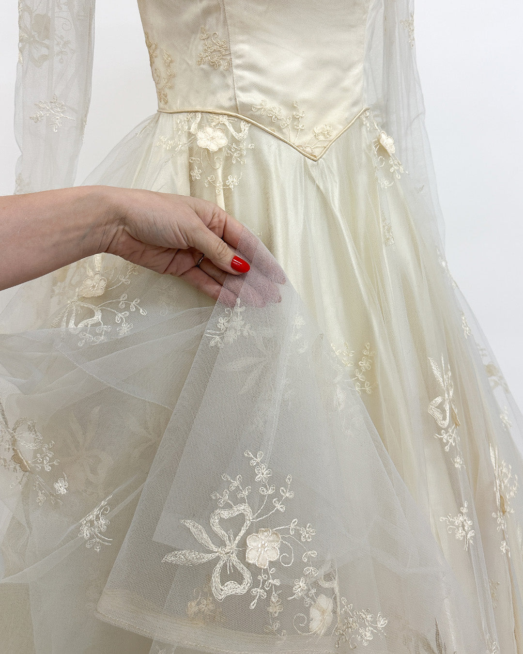 1950s 'The Bow Bridge Bouquet' Wedding Dress