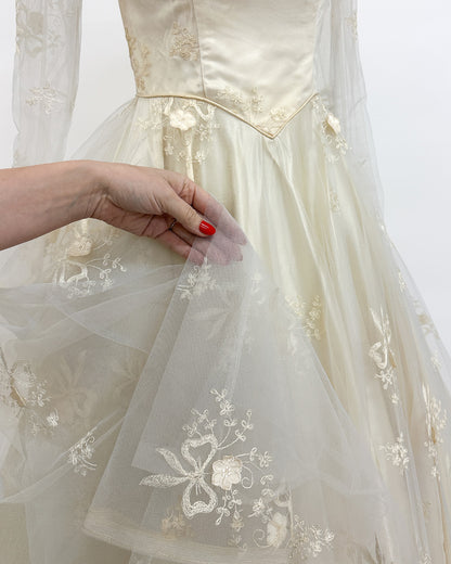1950s 'The Bow Bridge Bouquet' Wedding Dress