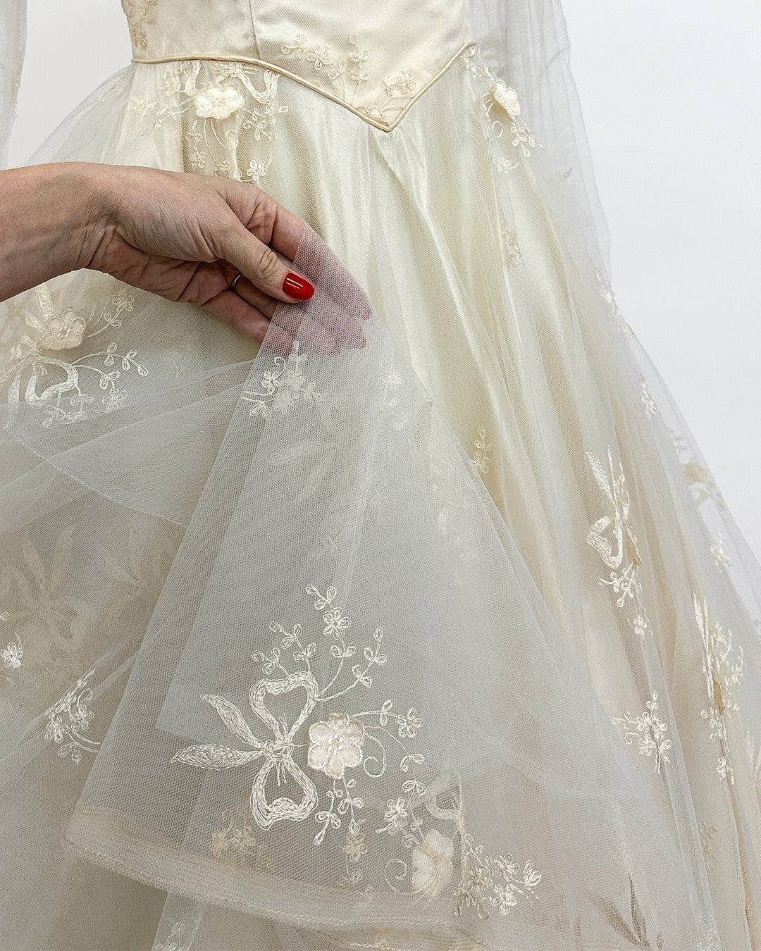 1950s 'The Bow Bridge Bouquet' Wedding Dress