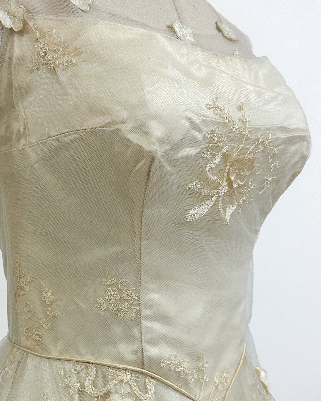 1950s 'The Bow Bridge Bouquet' Wedding Dress