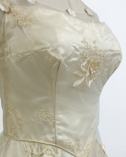 1950s 'The Bow Bridge Bouquet' Wedding Dress