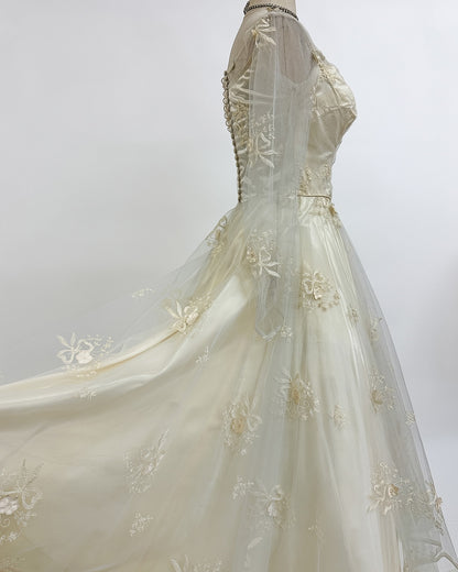 1950s 'The Bow Bridge Bouquet' Wedding Dress