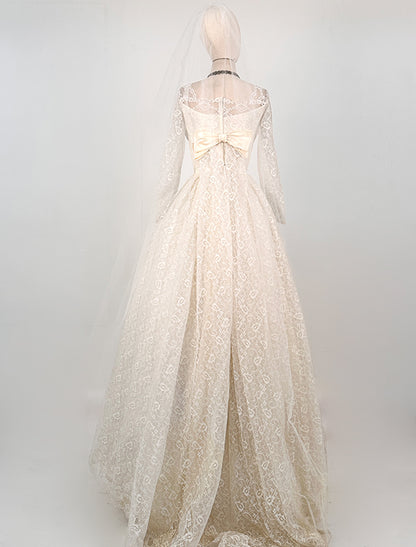 1950s Full Lace Wedding Gown with Watteau Train and Bows / Waist 26