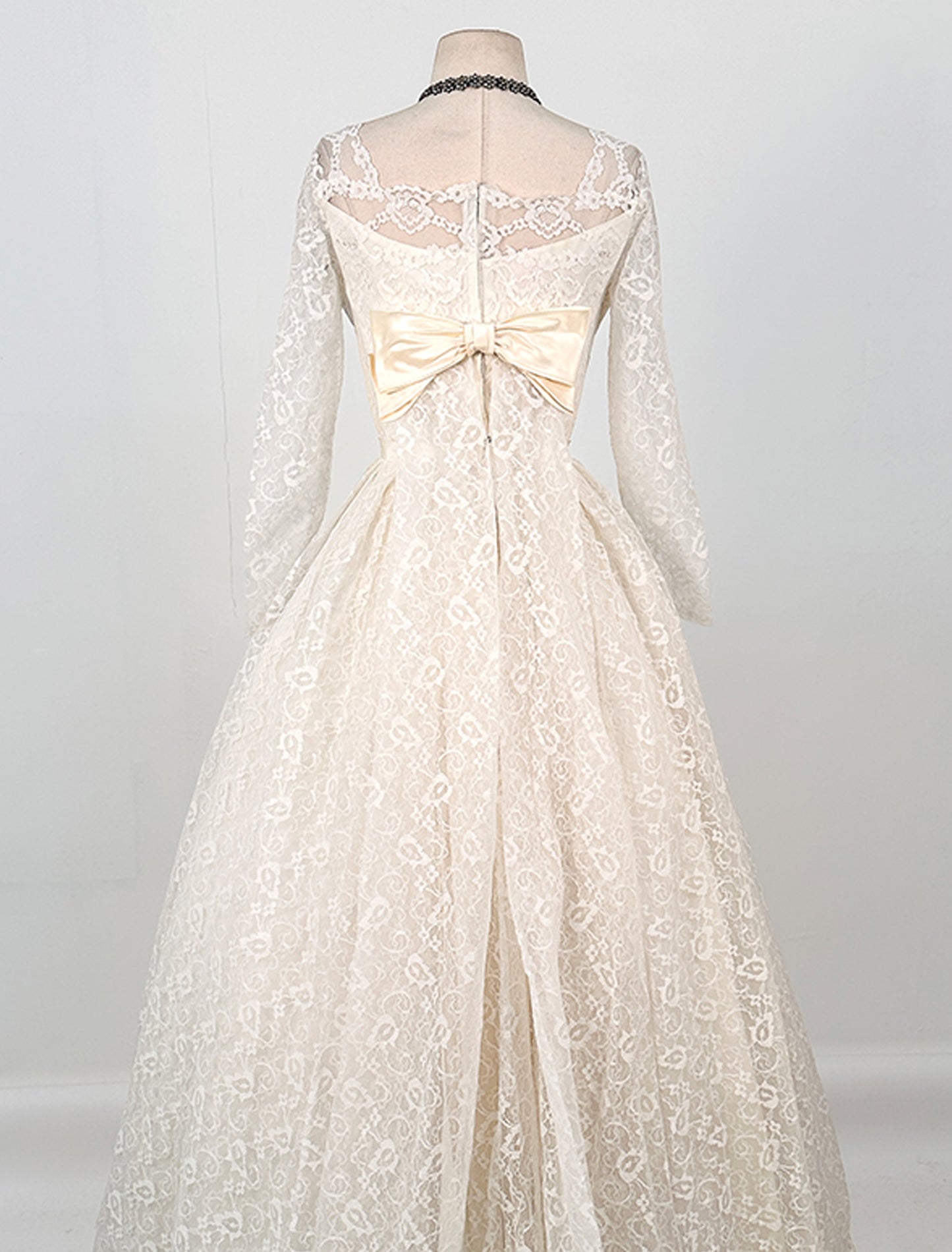 1950s Full Lace Wedding Gown with Watteau Train and Bows / Waist 26