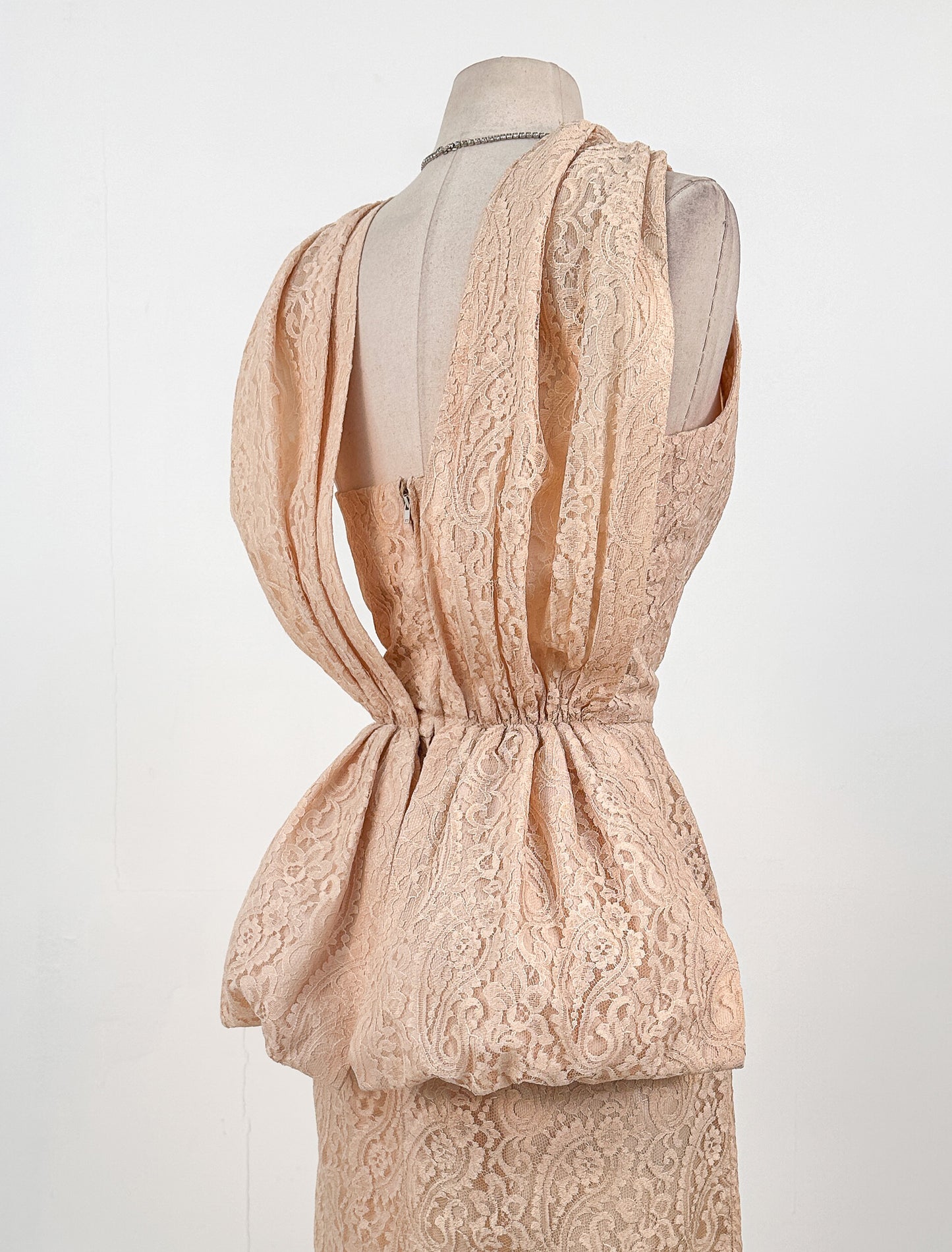1950s Pink Champagne Lace Dress by Suzy Perette / Waist 26