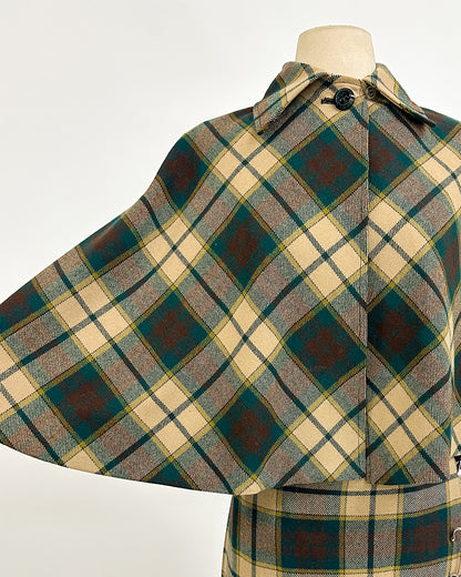 1960-70s 'The Central Park Highland' Skit and Cape Set