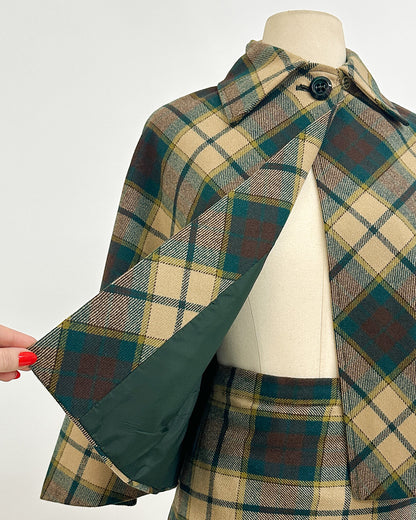 1960-70s 'The Central Park Highland' Skit and Cape Set