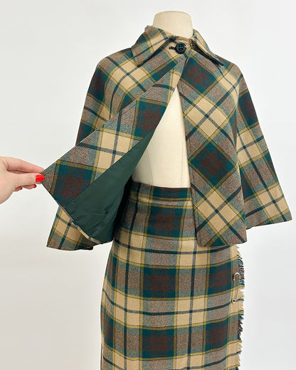 1960-70s 'The Central Park Highland' Skit and Cape Set