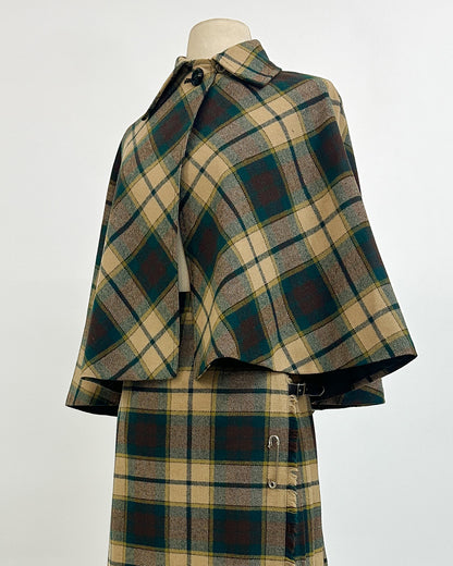 1960-70s 'The Central Park Highland' Skit and Cape Set