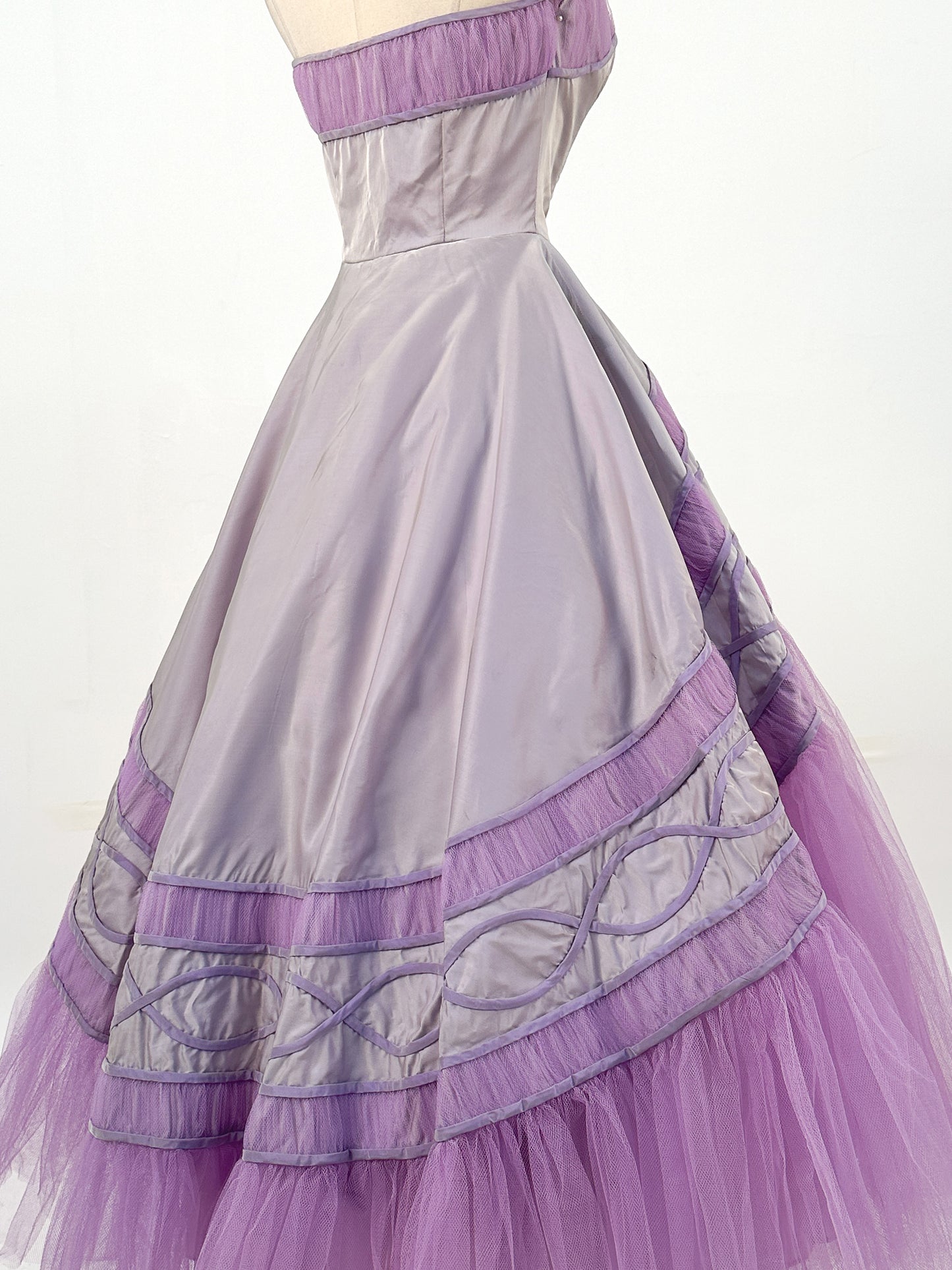 1950s Show-Stopper Lavender Tulle and Taffeta Gown / Waist 28