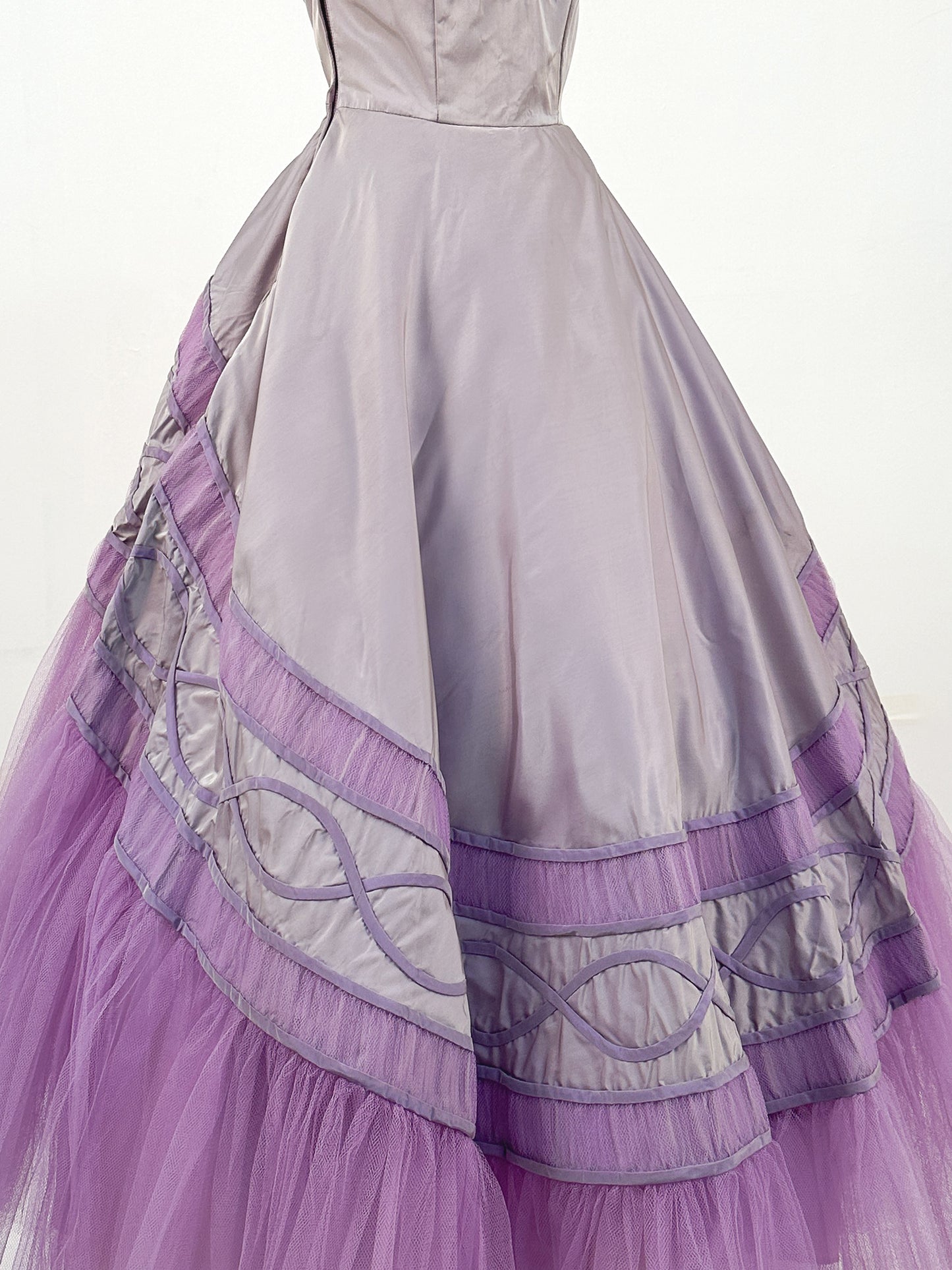 1950s Show-Stopper Lavender Tulle and Taffeta Gown / Waist 28