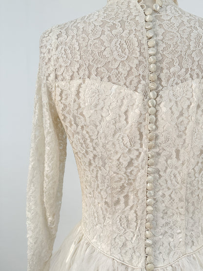 1950s Iconic Collared Lace Wedding Dress / Waist 26