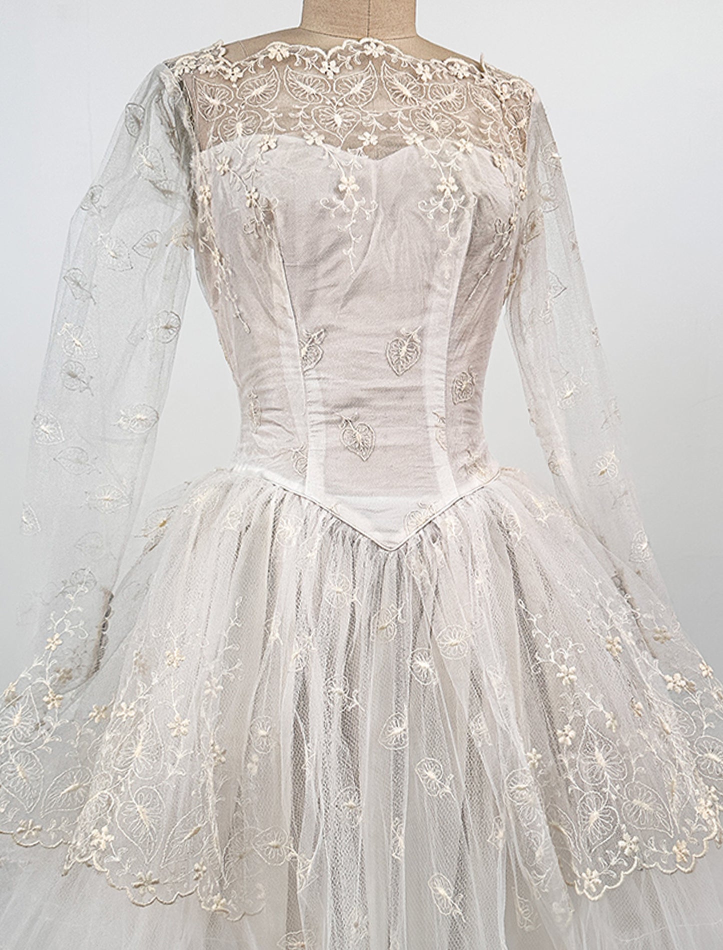 1950s Tulle Wedding Dress with Leaf and Floral Pattern / Waist 24