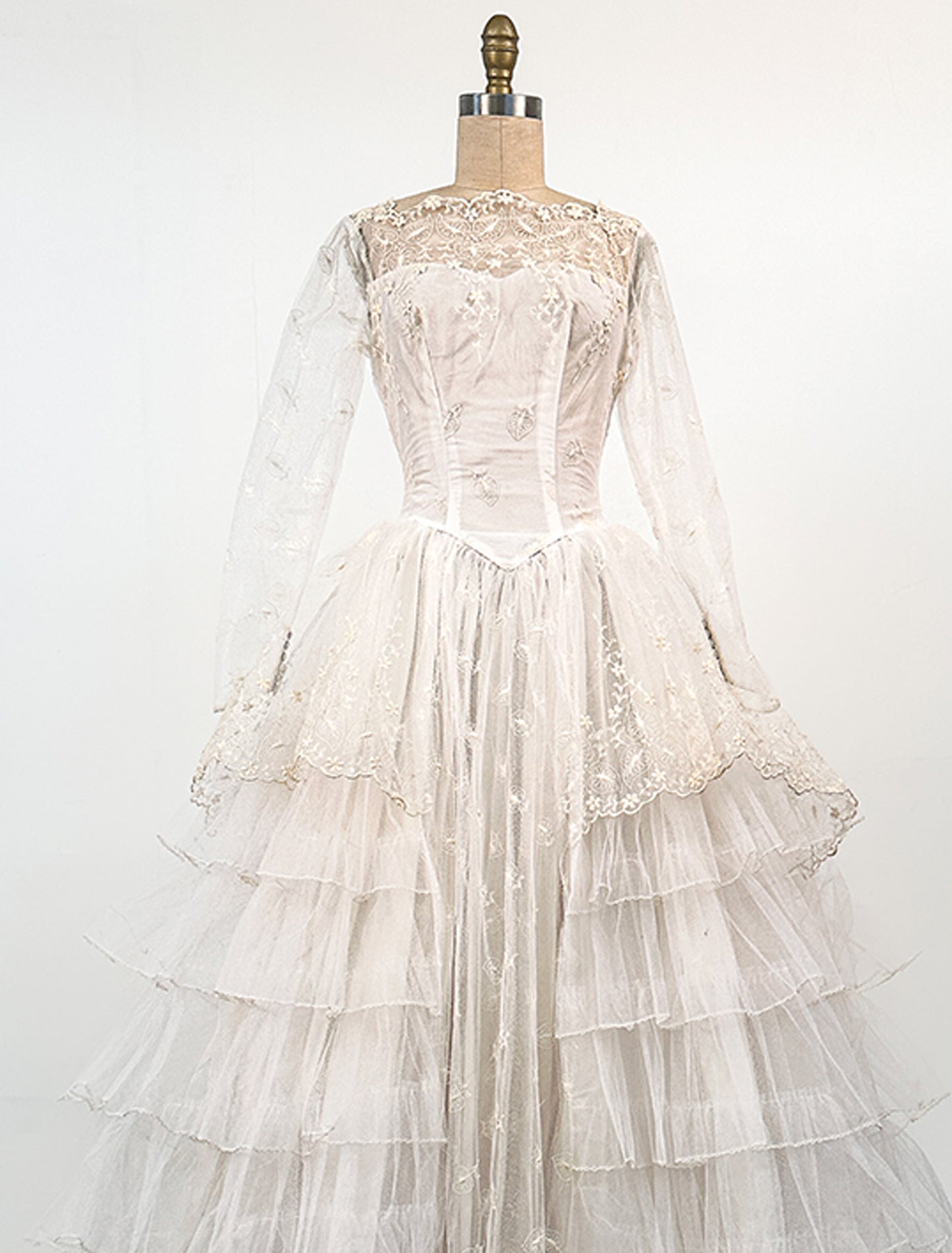 1950s Tulle Wedding Dress with Leaf and Floral Pattern / Waist 24