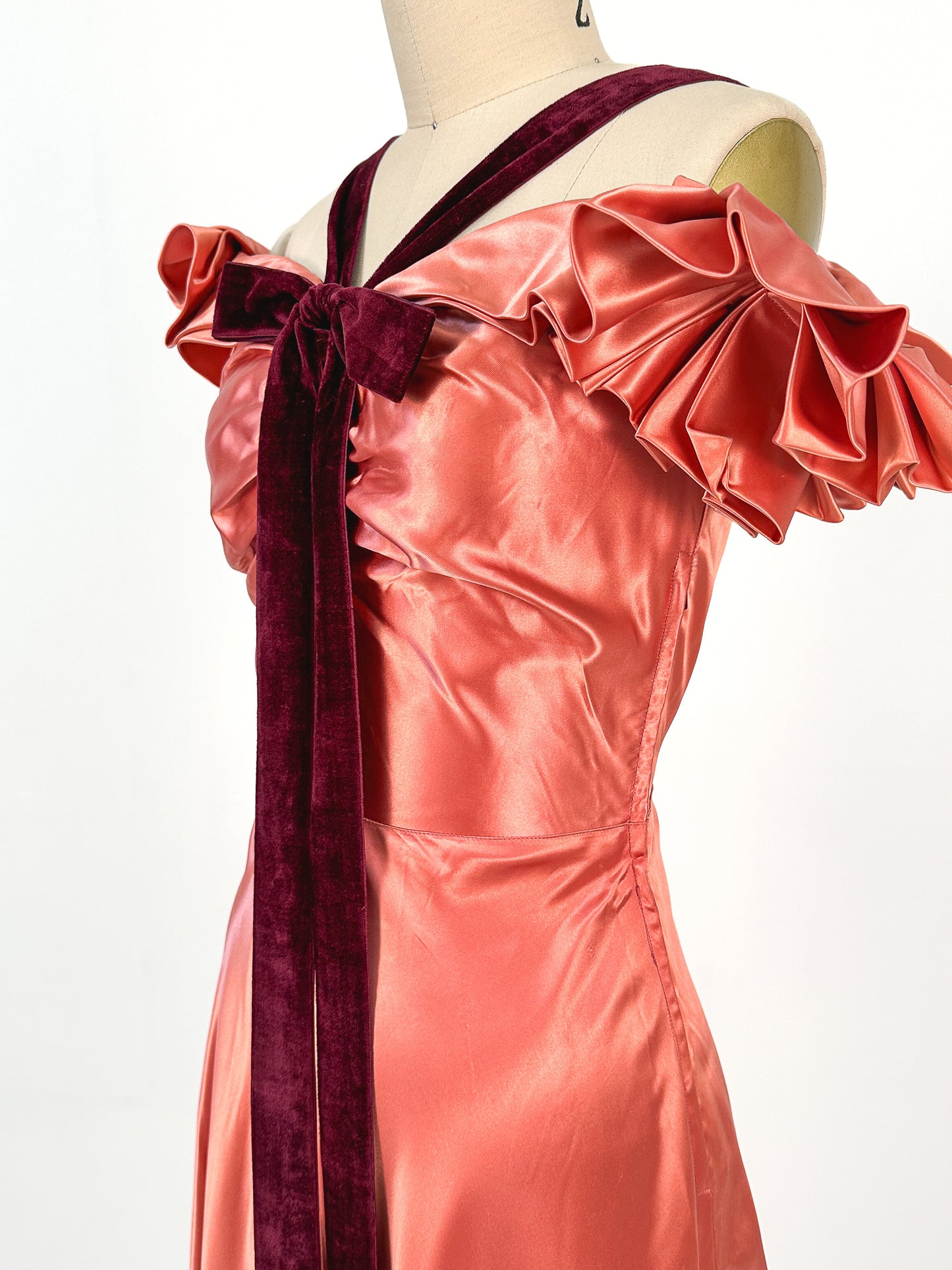 1930s Liquid Silk Satin Bias Cut Gown / Waist 26"