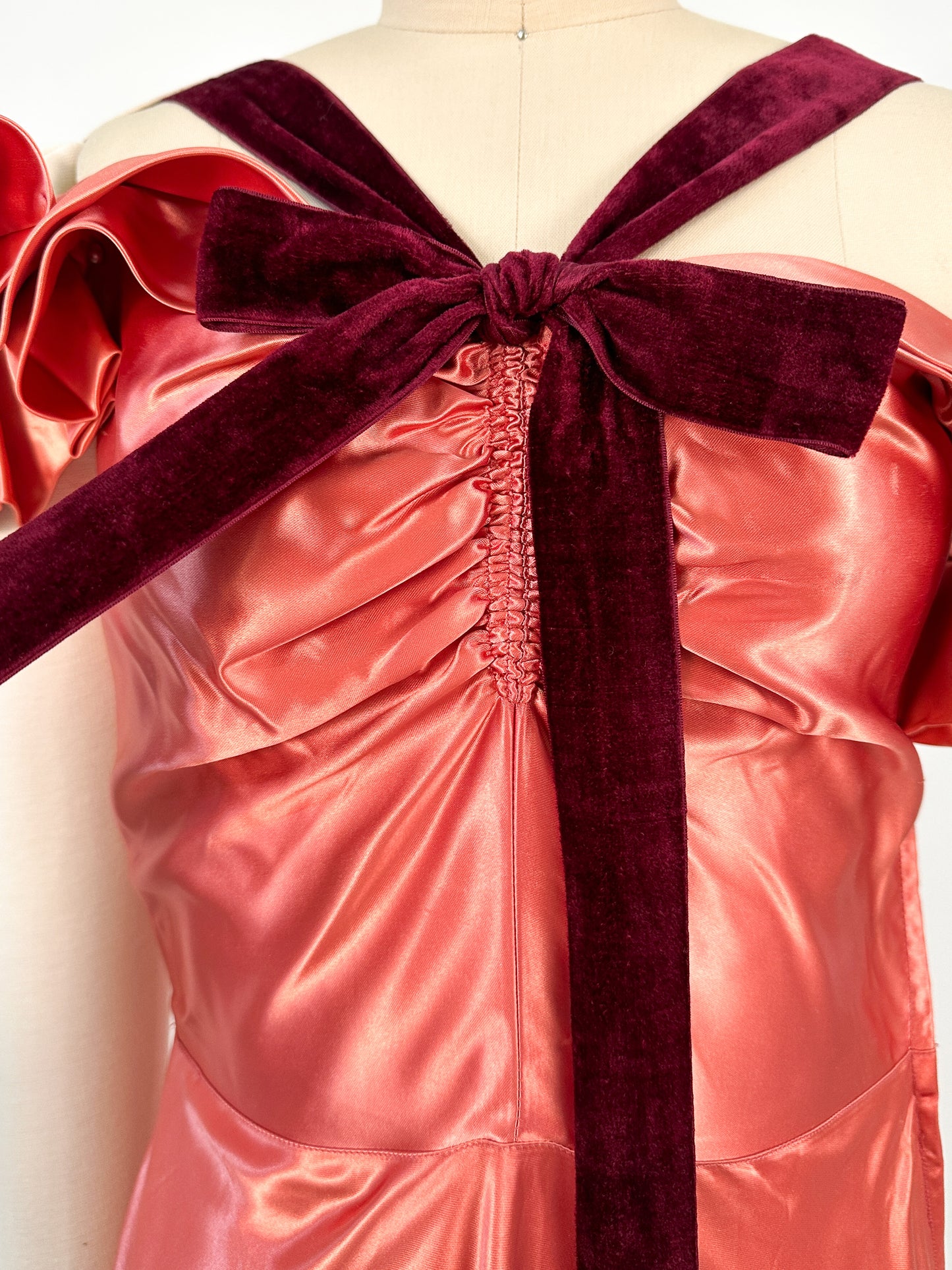 1930s Liquid Silk Satin Bias Cut Gown / Waist 26"