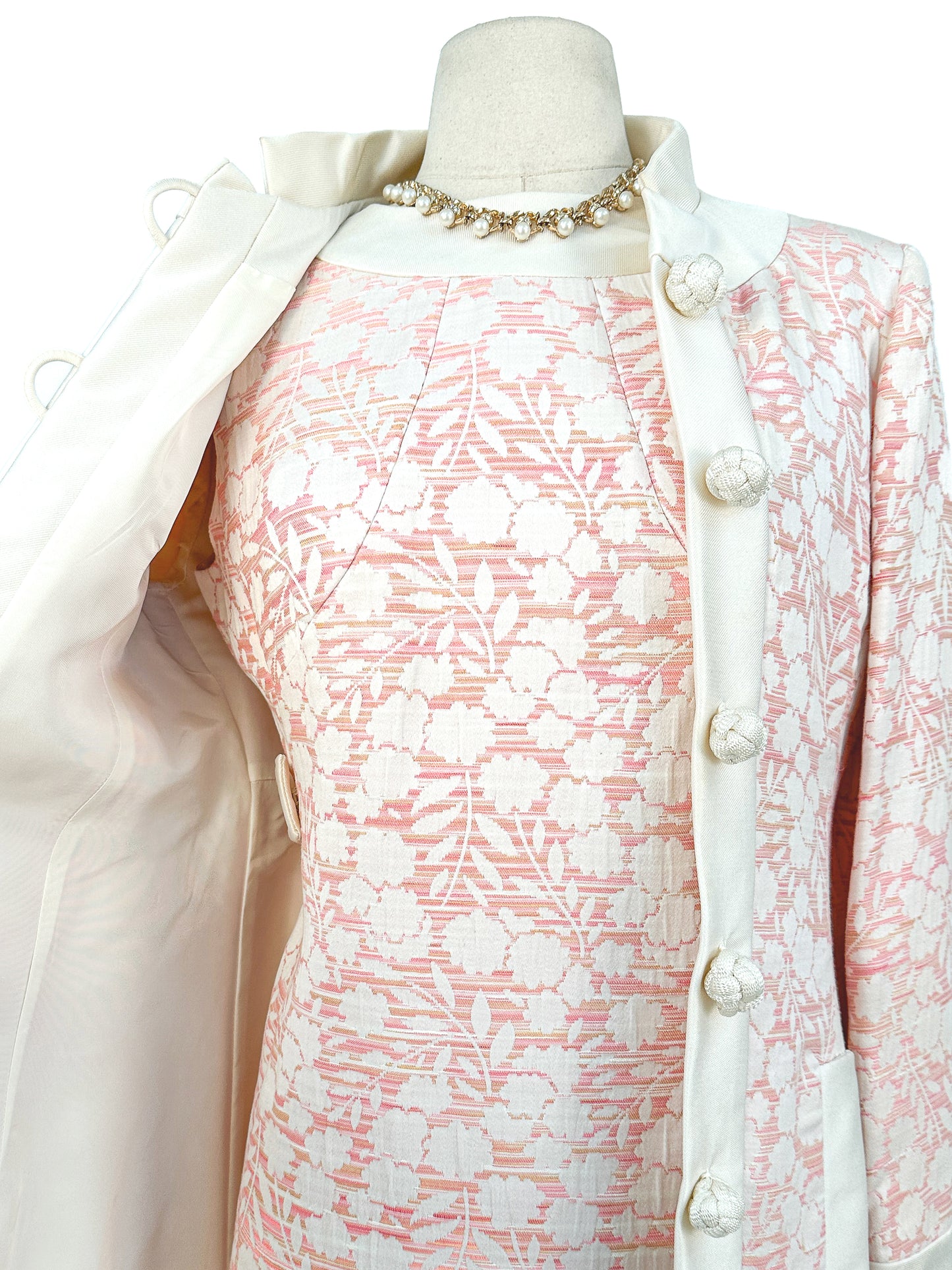 1960s Pretty Pink Floral Matching Shift and Jacket Set / Waist 32