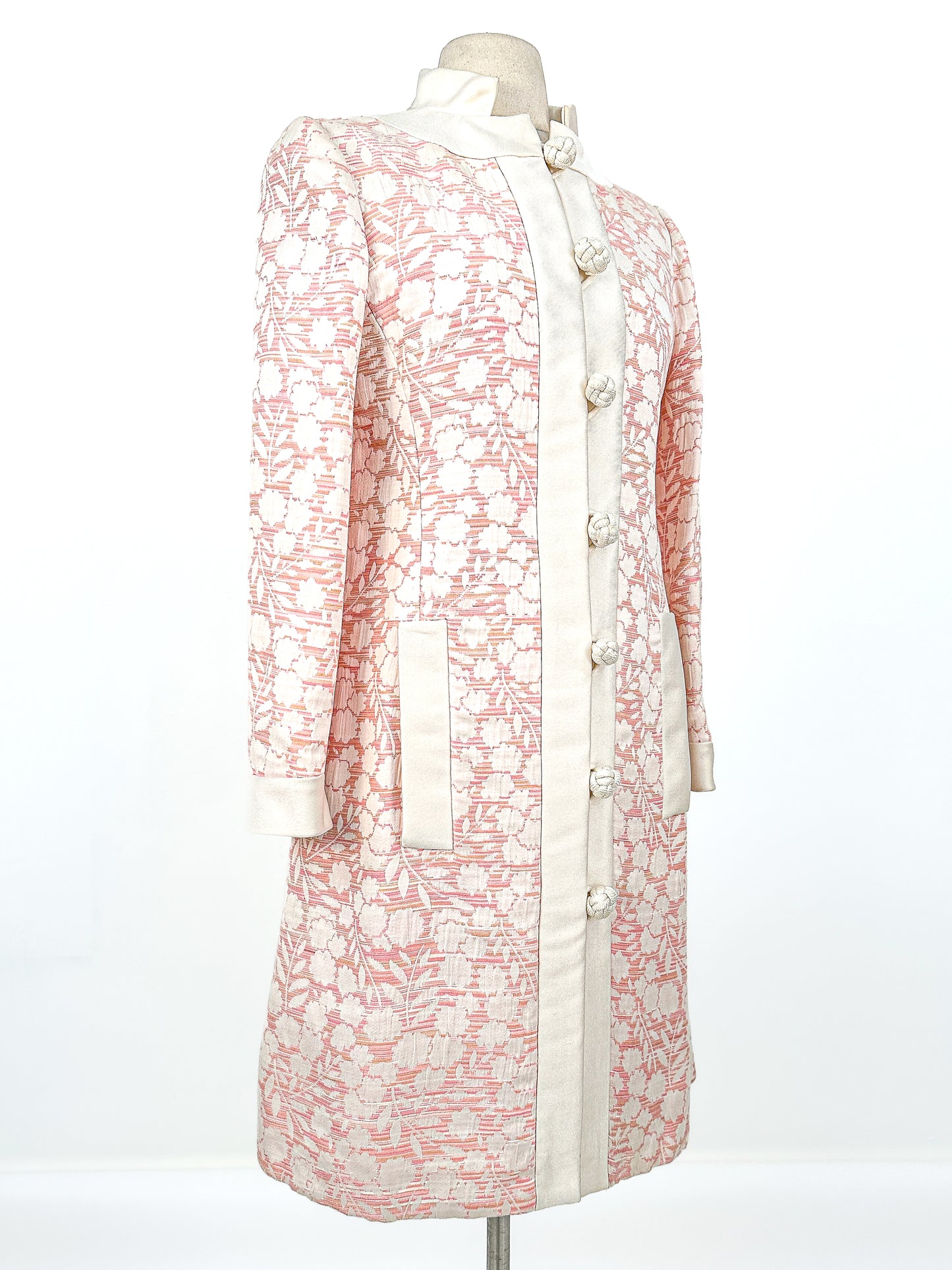 1960s Pretty Pink Floral Matching Shift and Jacket Set / Waist 32