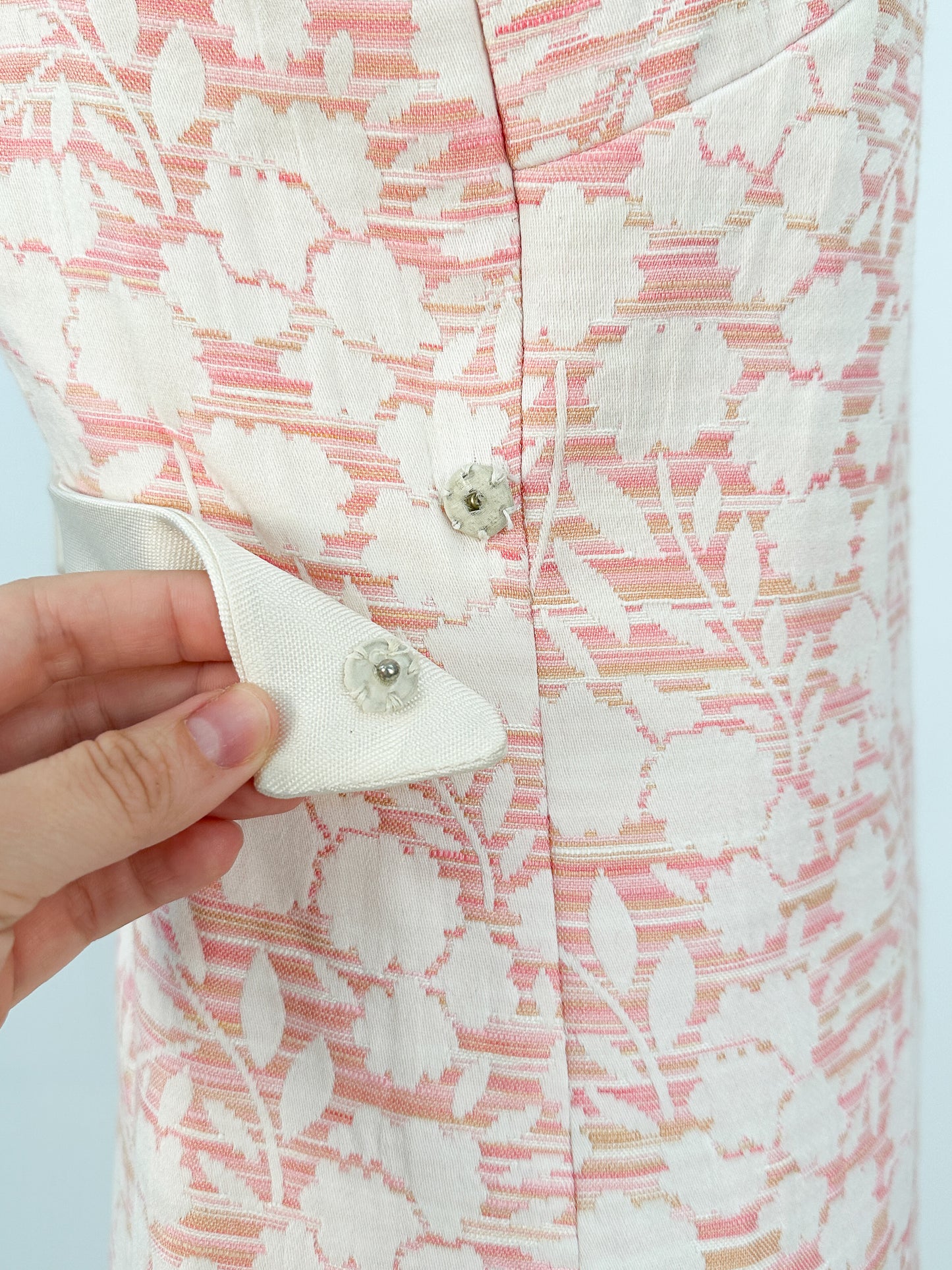 1960s Pretty Pink Floral Matching Shift and Jacket Set / Waist 32