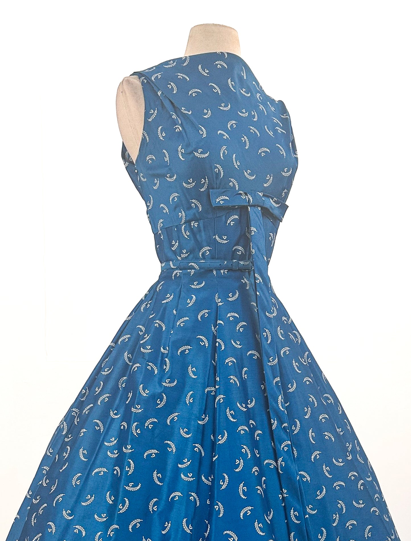 1950s Cotton Sateen Day Dress with Feather Print / Waist 30
