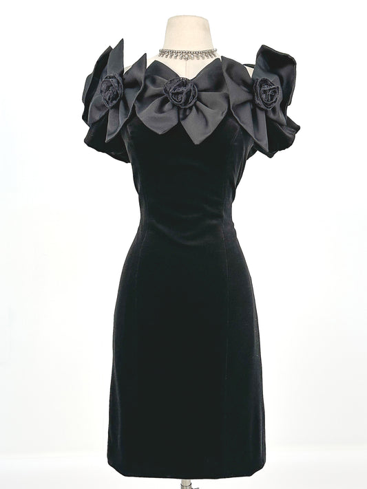 1980s Off the shoulder Black Velvet Bow Dress / Waist 30