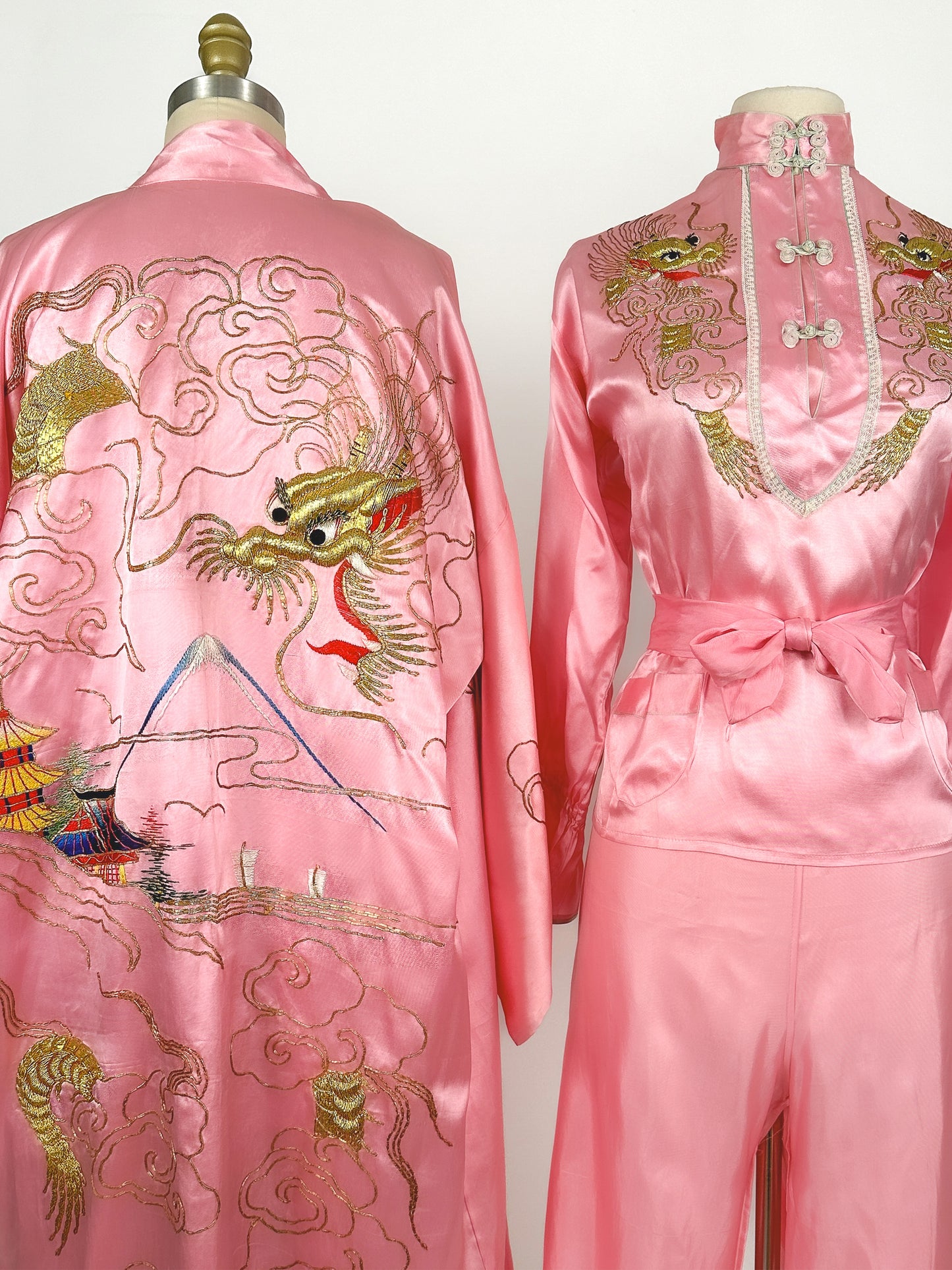 1940-50s Pink Matching Pajama Set with Embroidered Dragons / Waist 36