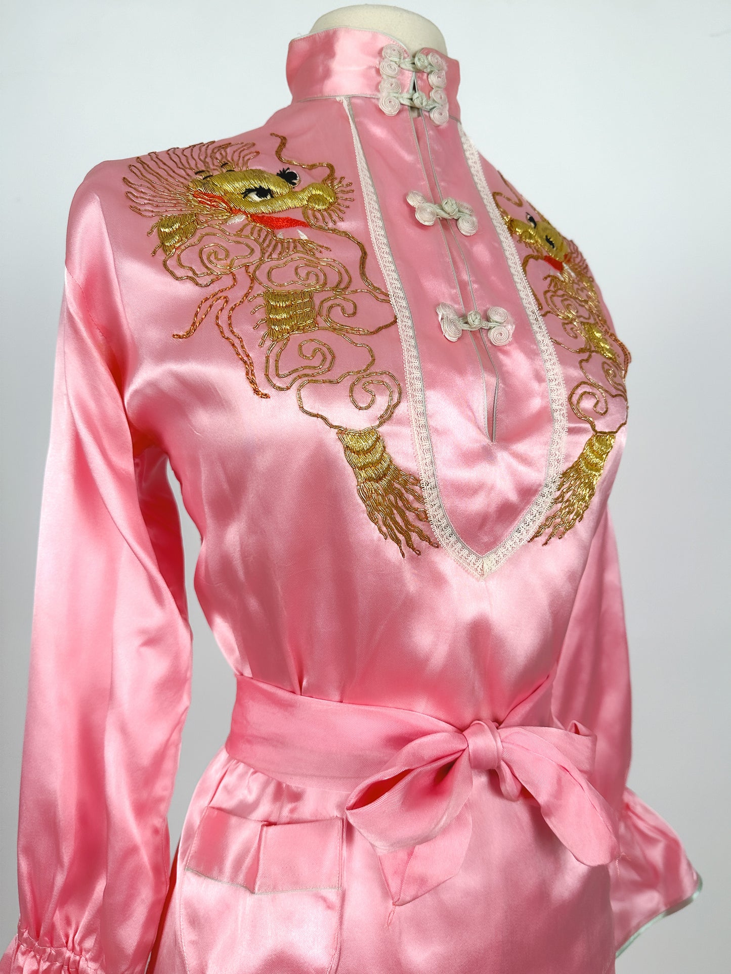 1940-50s Pink Matching Pajama Set with Embroidered Dragons / Waist 36