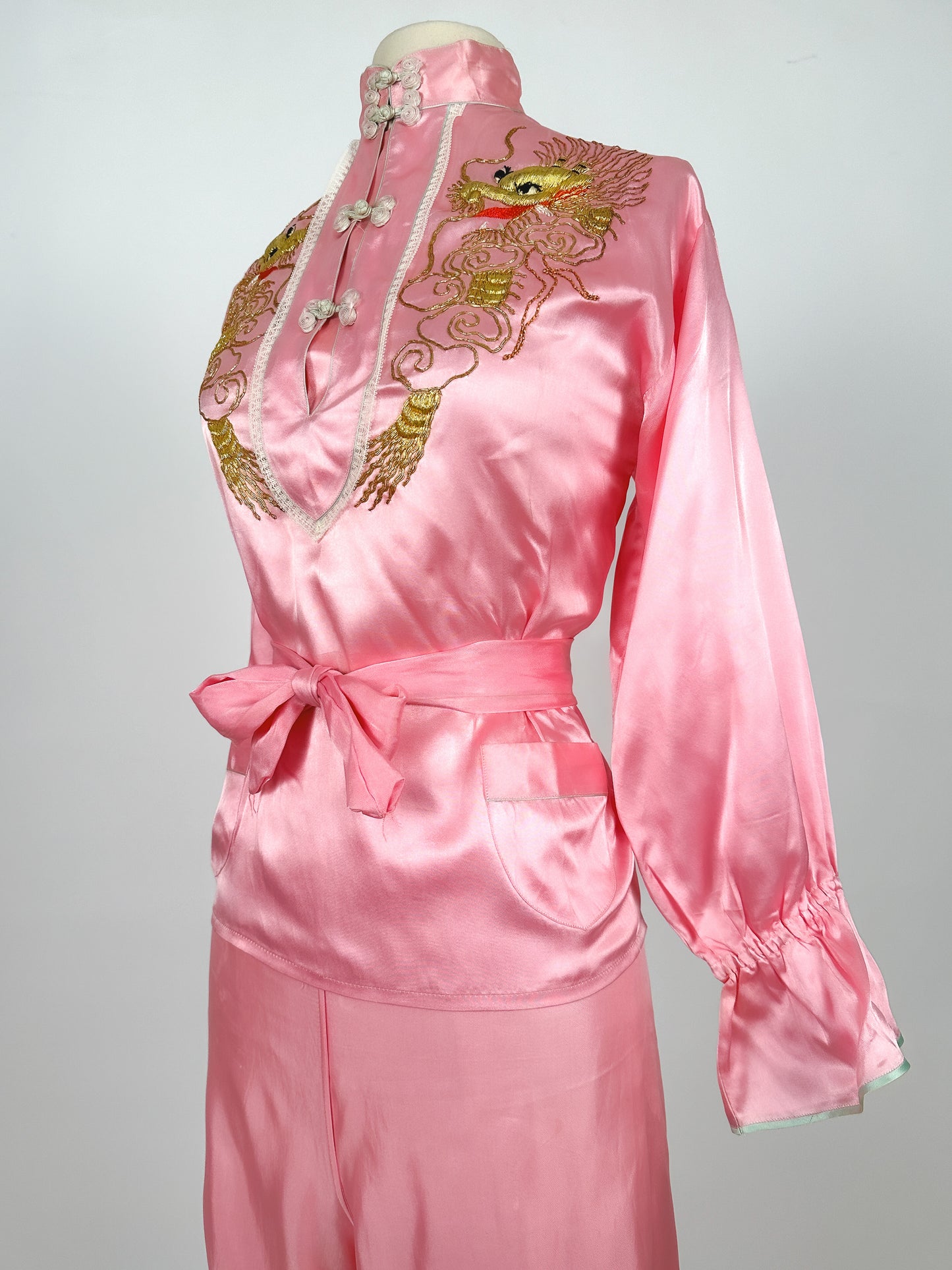 1940-50s Pink Matching Pajama Set with Embroidered Dragons / Waist 36