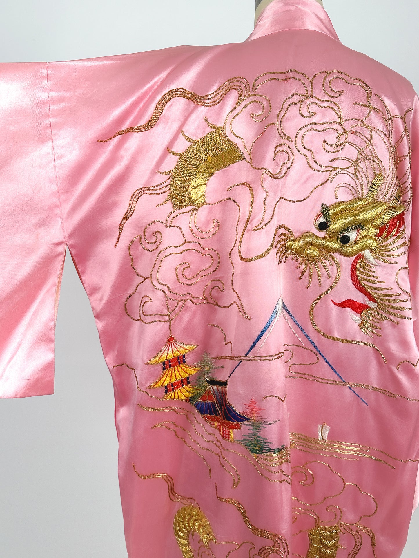 1940-50s Satin Pink Dragon Kimono / One Size