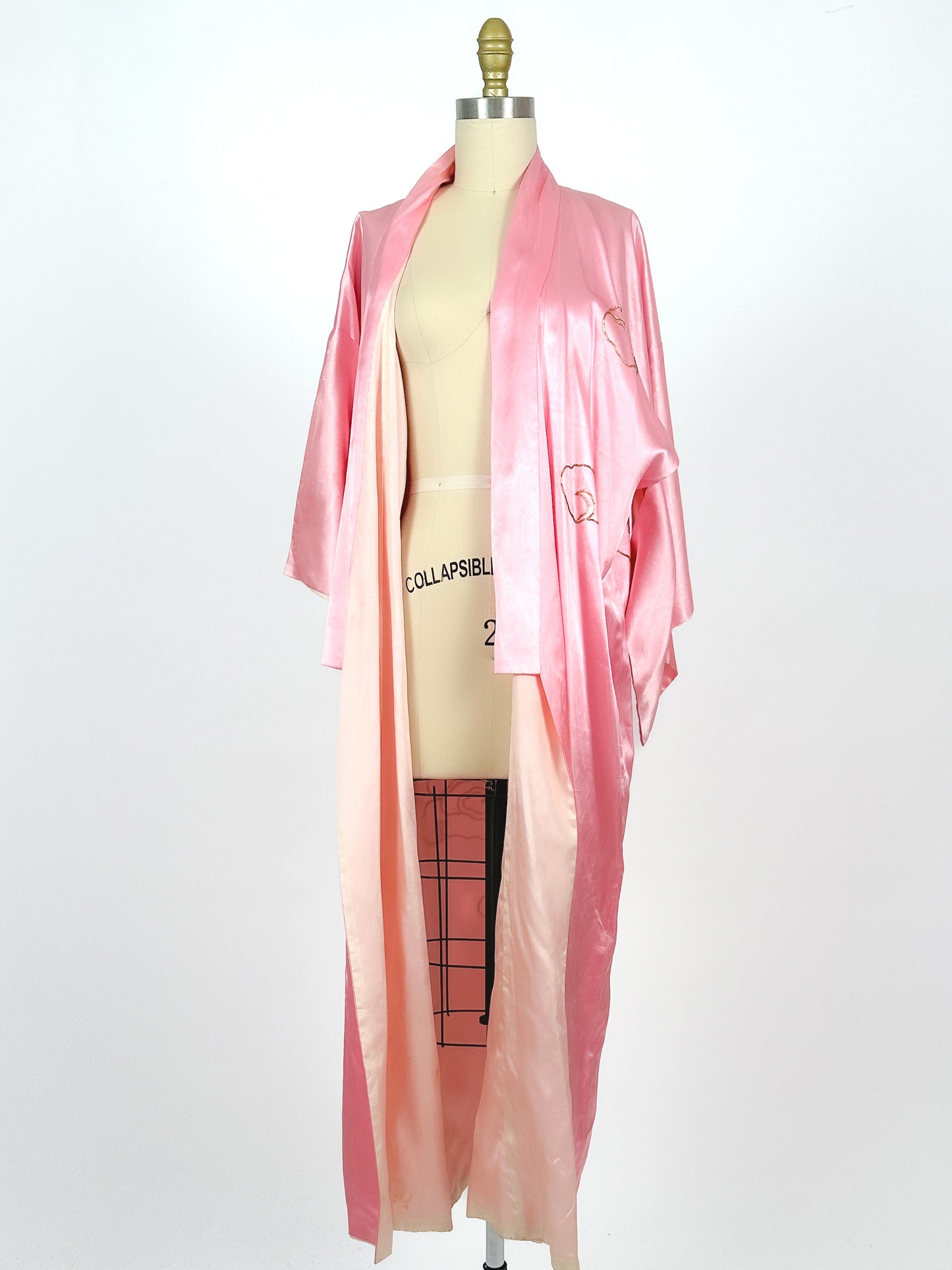 1940-50s Satin Pink Dragon Kimono / One Size