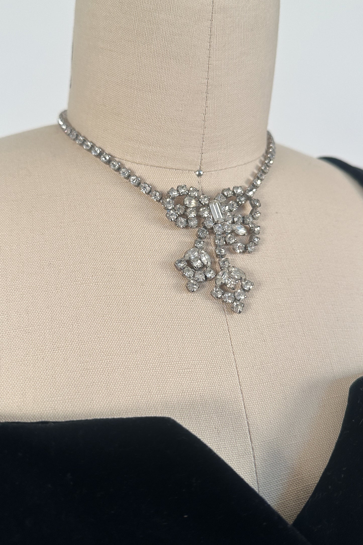 1950s Rhinestone Bow Necklace