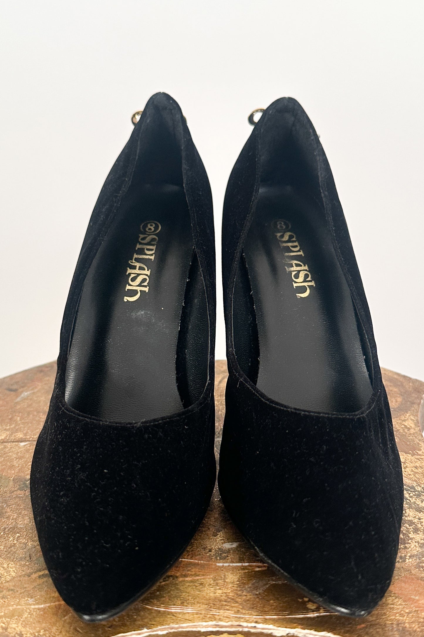 1980s Velvet Pumps with Gold Bow Details / Size 8