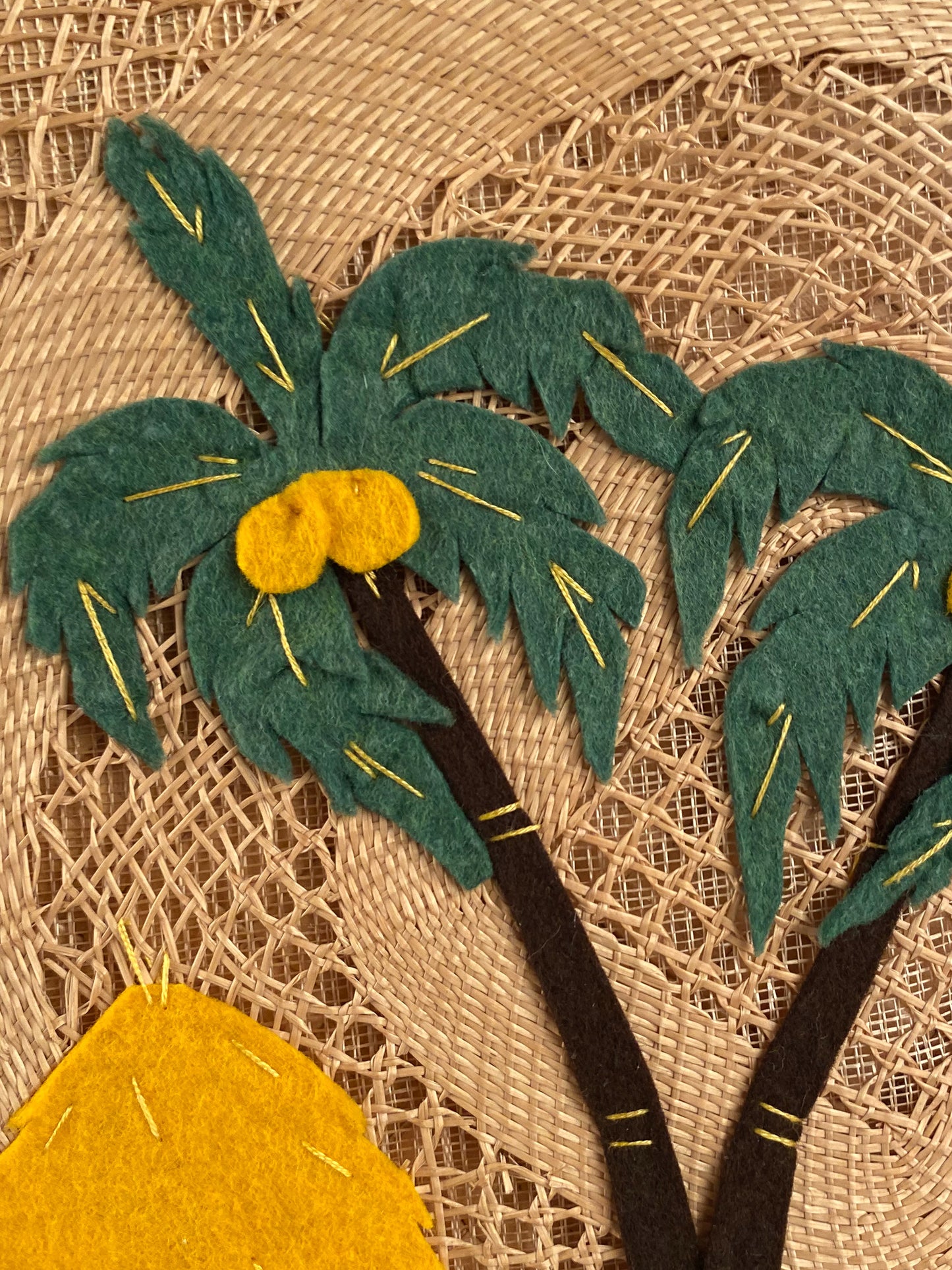 1940-50s Straw Bag Novelty Travel Scene with Felt Palm Trees and Lady