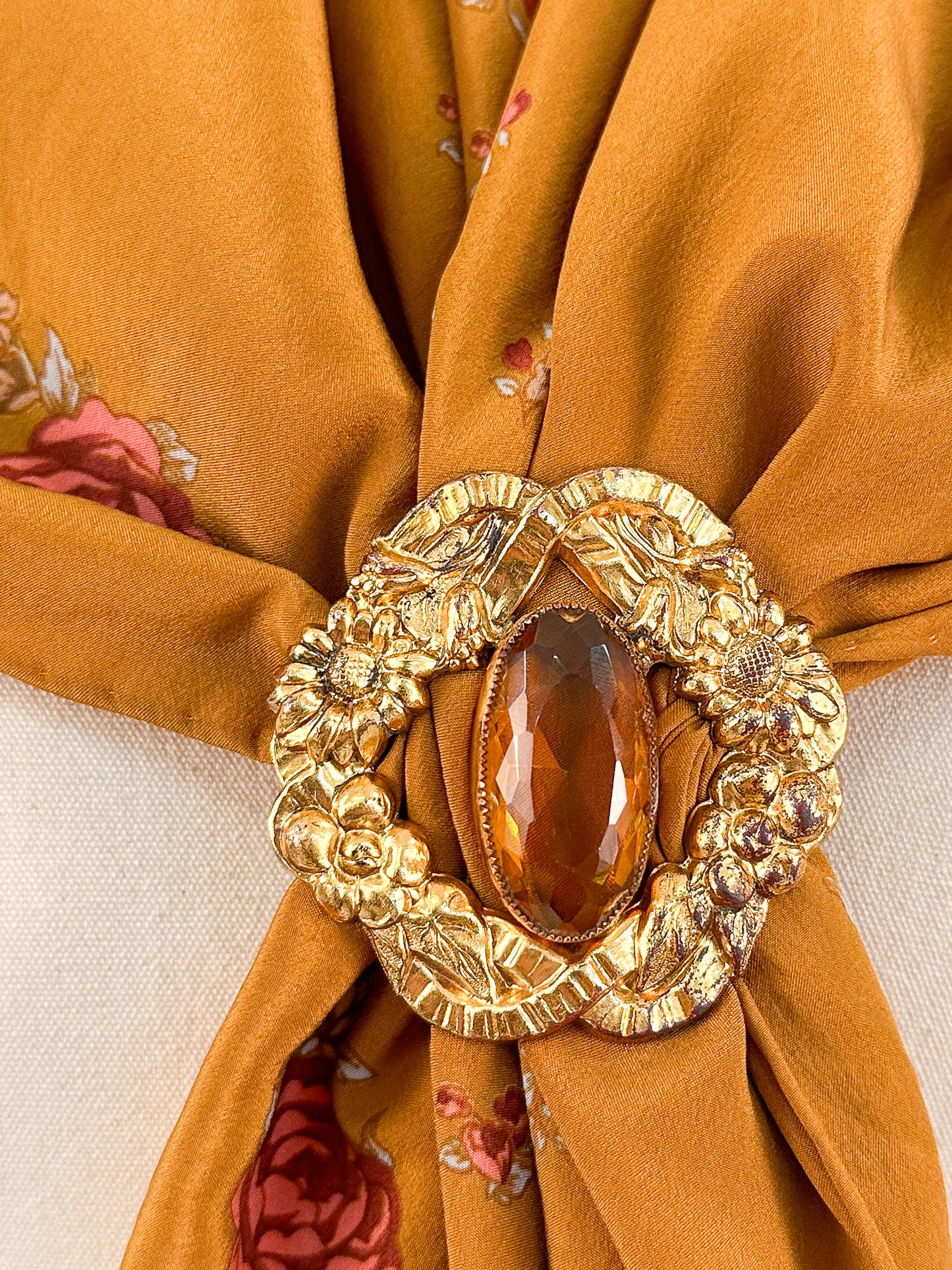 Victorian Brooch with Citrine Jewel