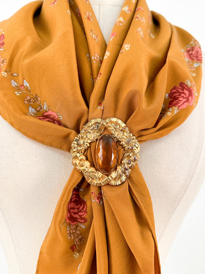 Victorian Brooch with Citrine Jewel