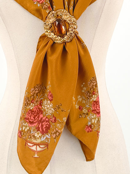 Victorian Brooch with Citrine Jewel