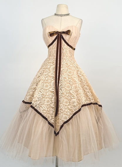 1950s Swoon Worthy Champagne Lace and Tulle Gown / Waist 26