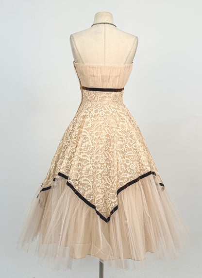 1950s Swoon Worthy Champagne Lace and Tulle Gown / Waist 26