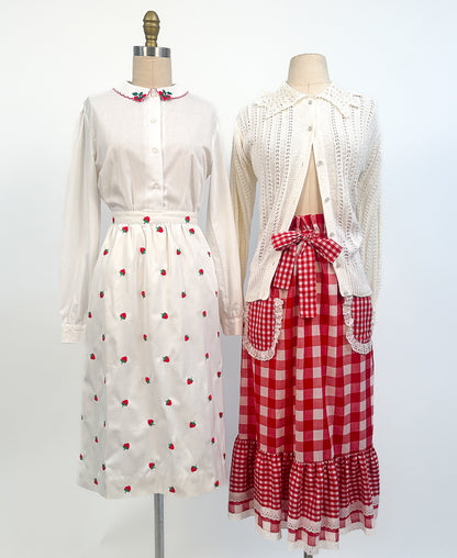 1960s Skirt with Embroidered Strawberries / Waist 26