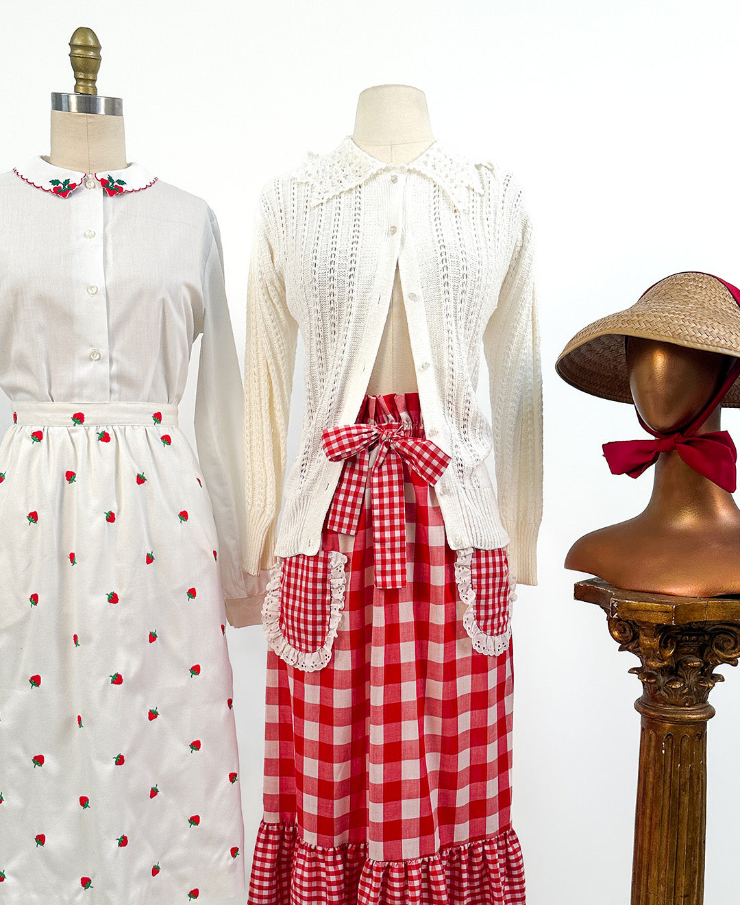 1960s Skirt with Embroidered Strawberries / Waist 26