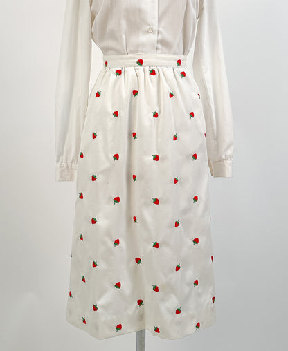 1960s Skirt with Embroidered Strawberries / Waist 26