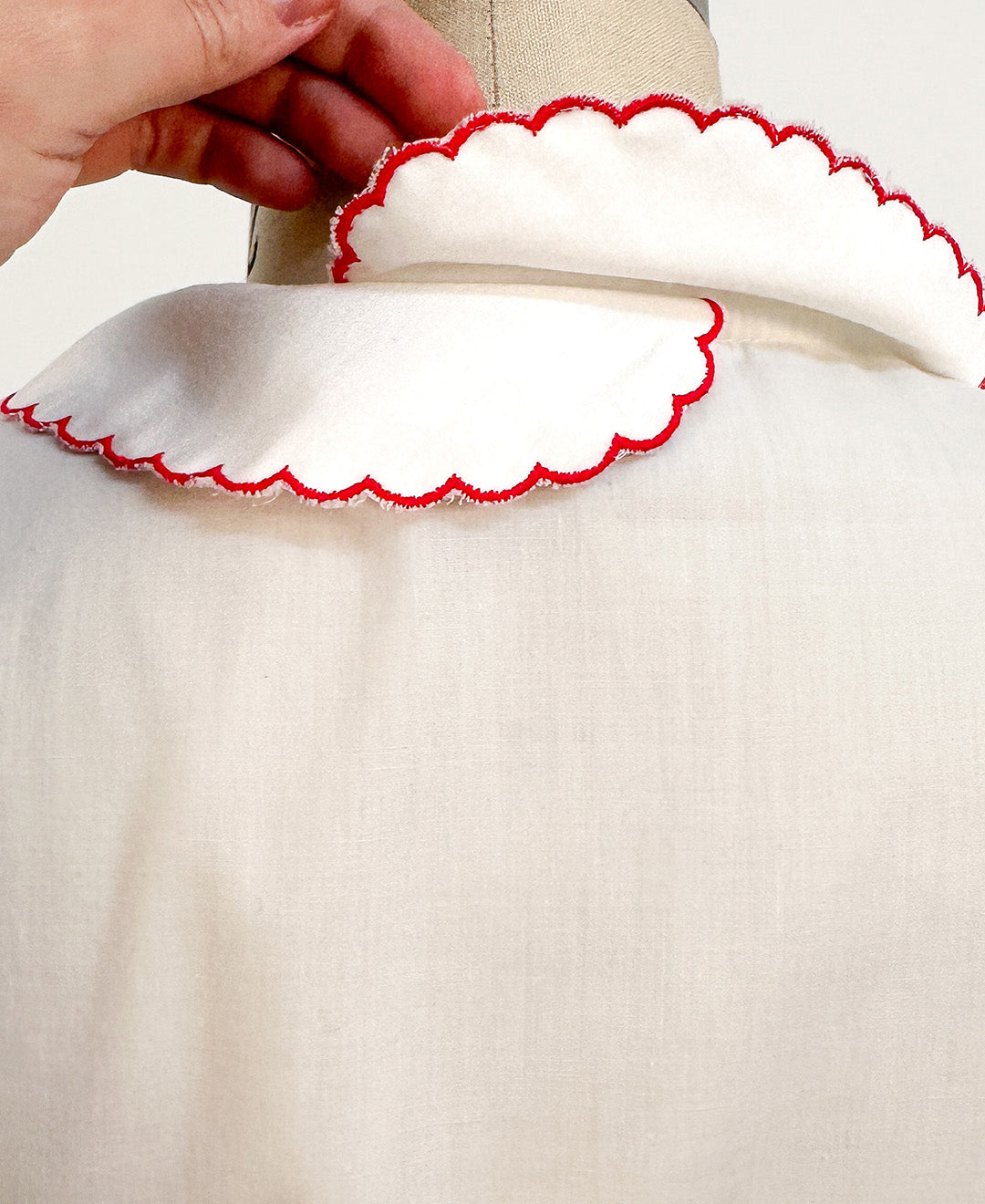 1960s Strawberry Cotton Button Up / Bust 36"