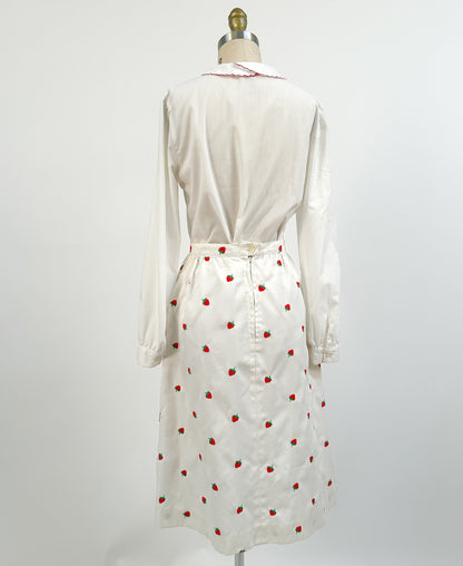 1960s Skirt with Embroidered Strawberries / Waist 26