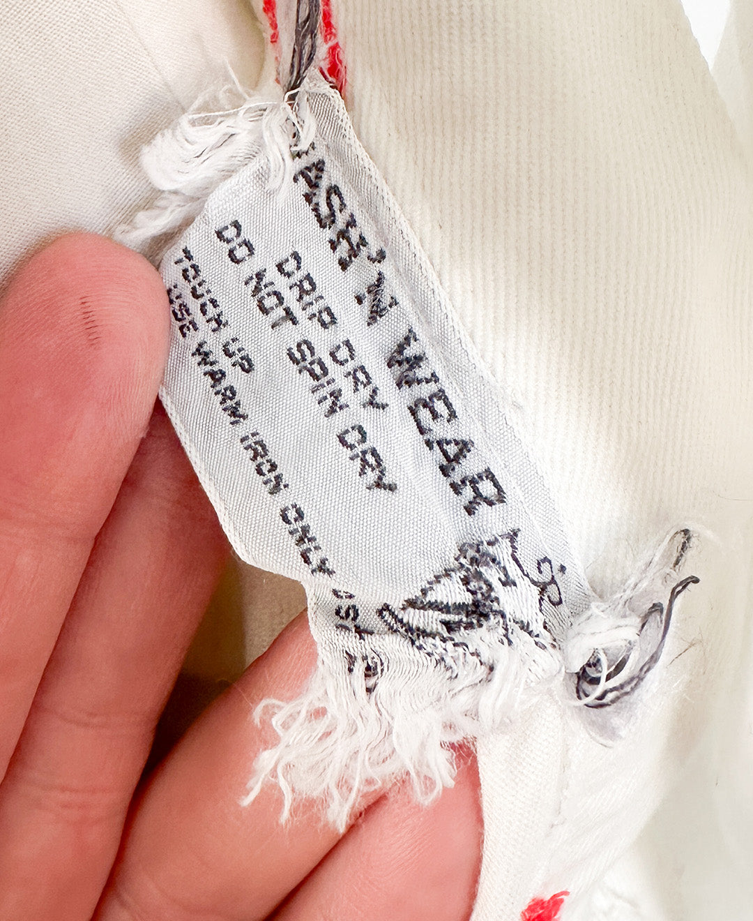 1960s Skirt with Embroidered Strawberries / Waist 26