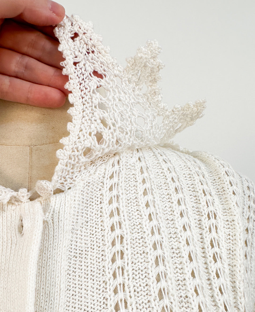 1990s White Cottage-Core Knitted Cardigan / Medium - Large