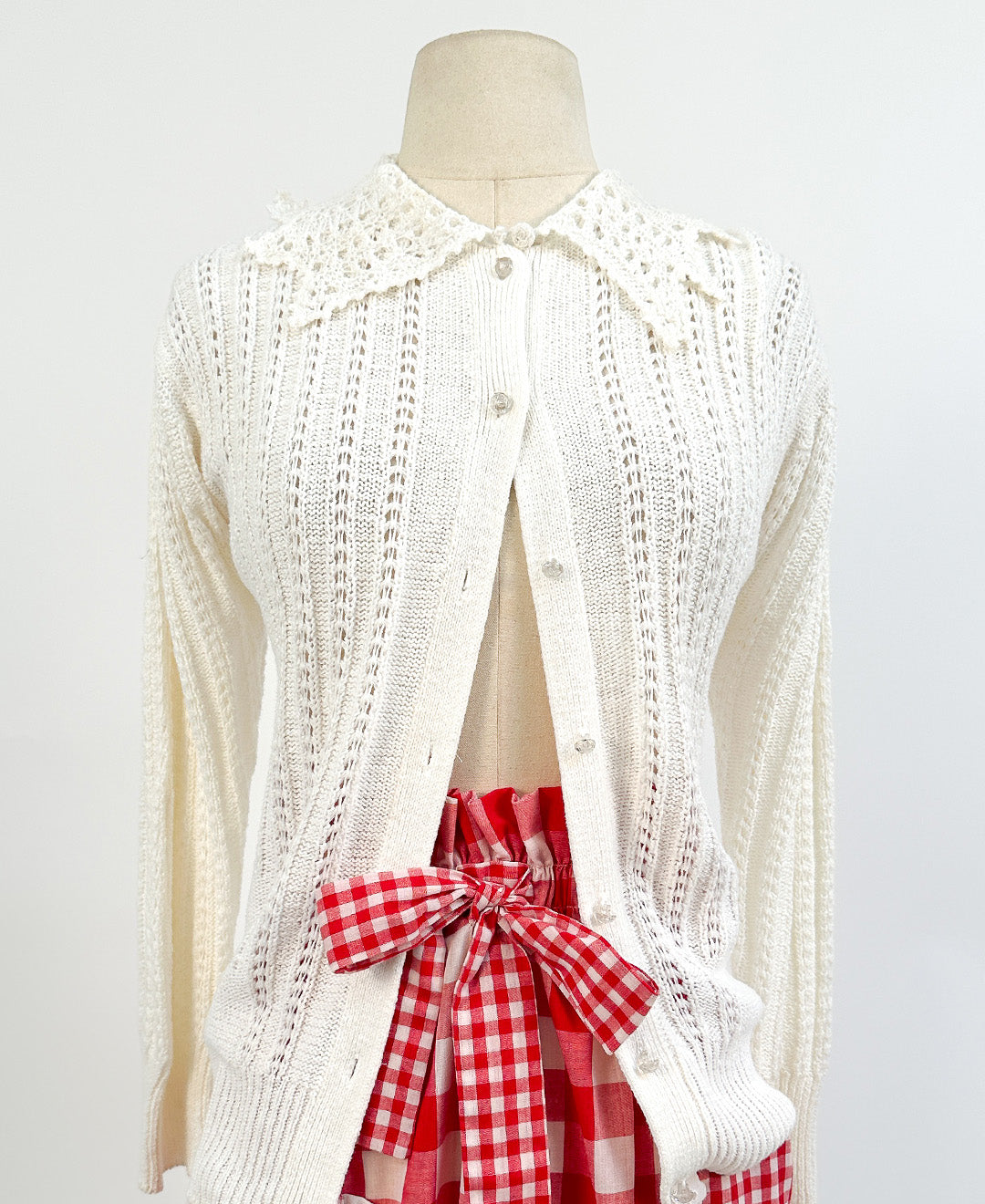1990s White Cottage-Core Knitted Cardigan / Medium - Large