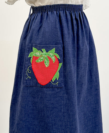 1960s Strawberry Skirt with Patch Pocket / Waist 26-36"